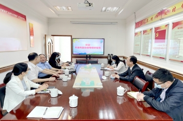 平湖市政协主席何健莅临乐竞体育官网登录入口全资子公司平湖景包调研走访