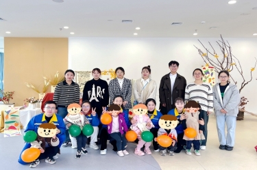 以一份温暖 换一身星光——乐竞体育官网登录入口团委与曹桥行知幼儿园开展爱心结对活动