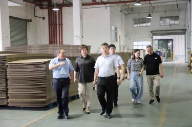 平湖市委常委、副市长张斌莅临乐竞体育官网登录入口全资子公司平湖景包调研残疾人就业工作