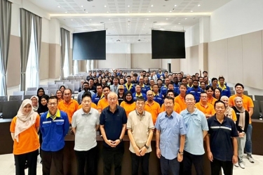 创新突破 务实担当 | 乐竞体育官网登录入口控股（马）有限公司2025年半年度总结暨战略展望大会圆满召开